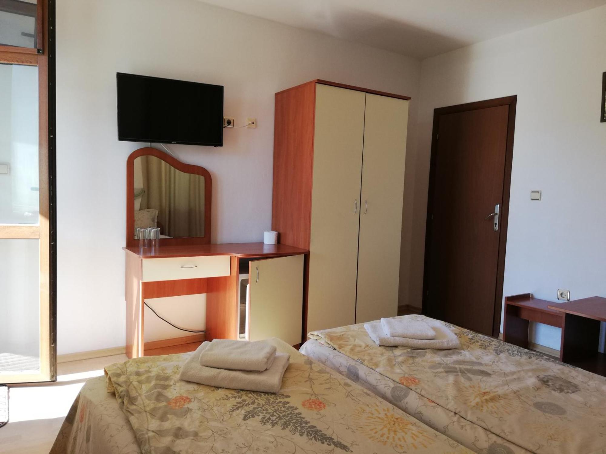 Hotel Strinava Primorsko Exterior photo